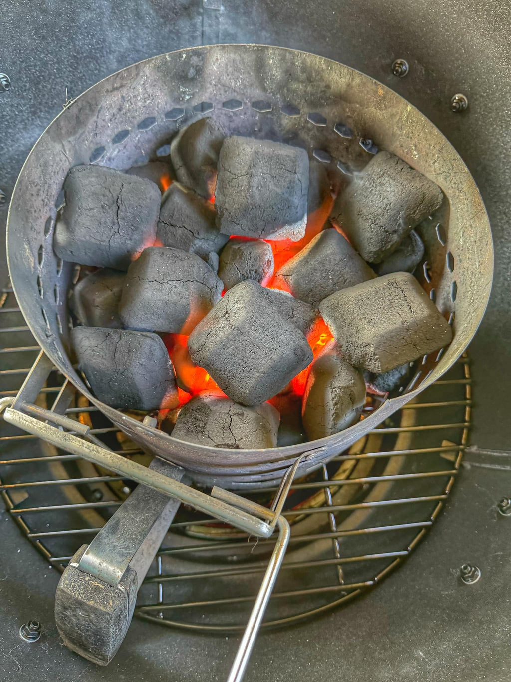 XL Quebracho Hardwood Briquets, Natural Wood Charcoal with Cassava Starch (10 LB) R677666