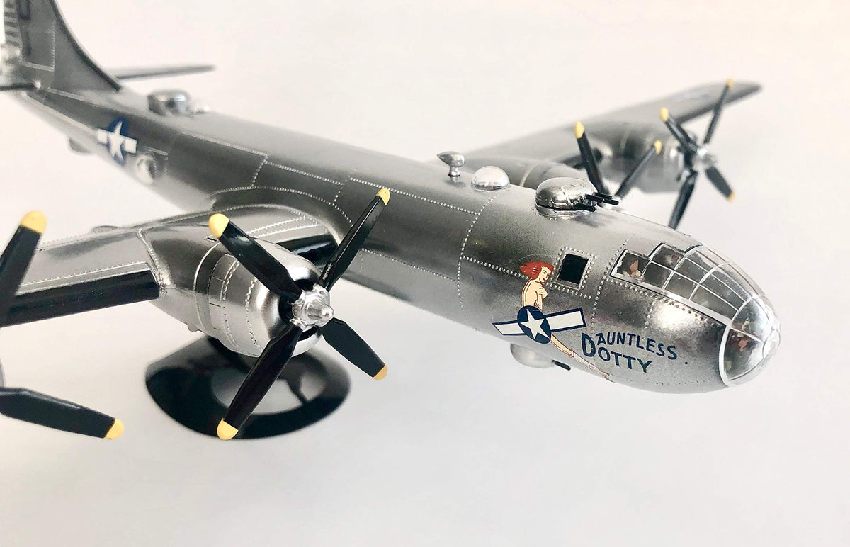 1:120 Scale WWII Bomber Plastic Model Kit X575